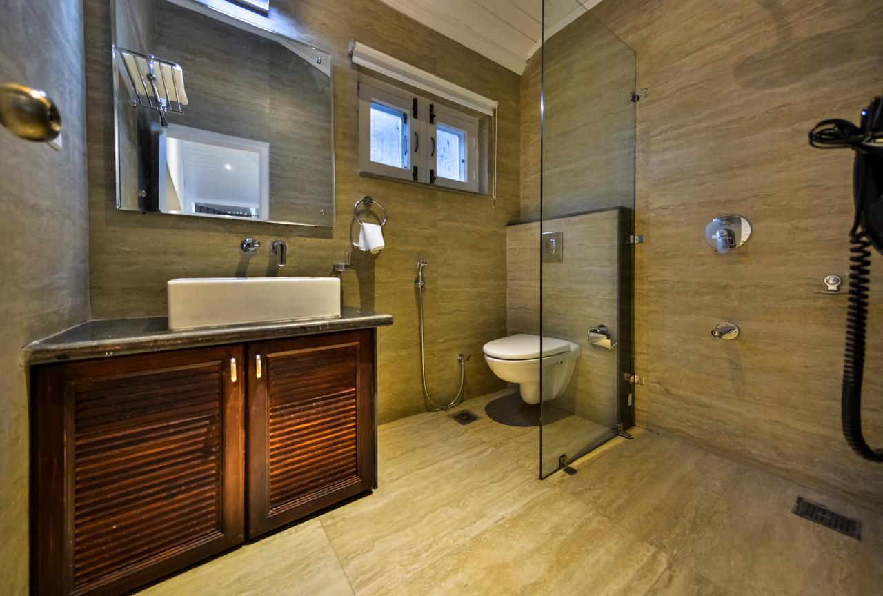 Hotel Metropolis Srīnagar Eksteriør billede