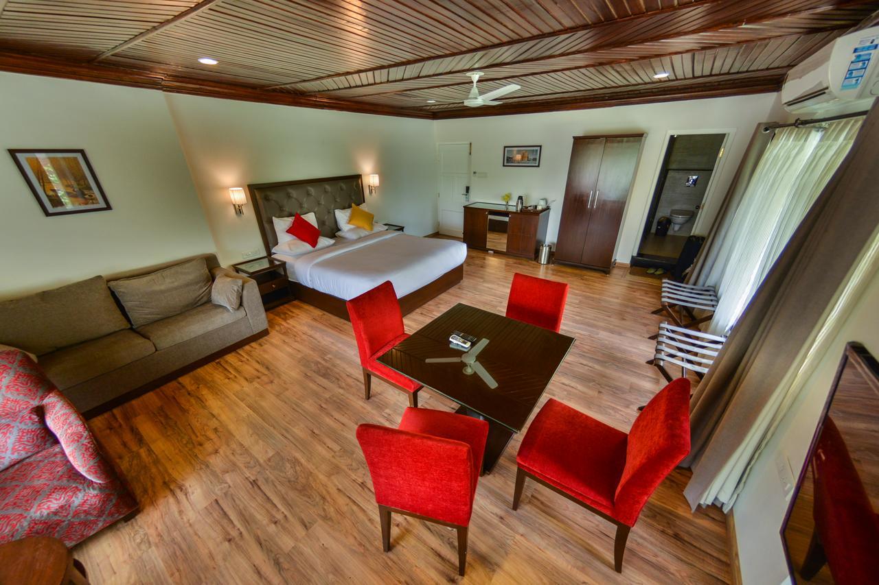 Hotel Metropolis Srīnagar Eksteriør billede