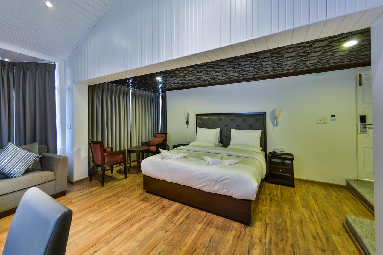 Hotel Metropolis Srīnagar Eksteriør billede