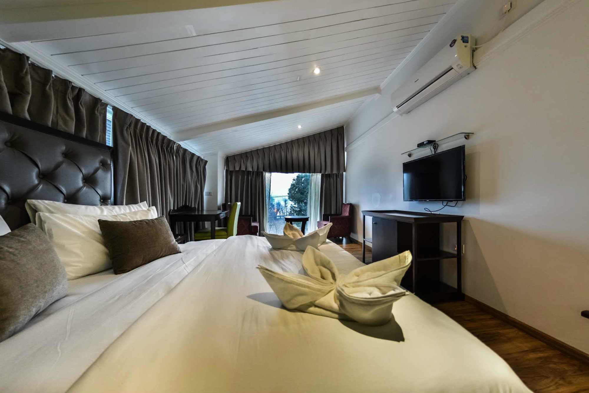Hotel Metropolis Srīnagar Eksteriør billede