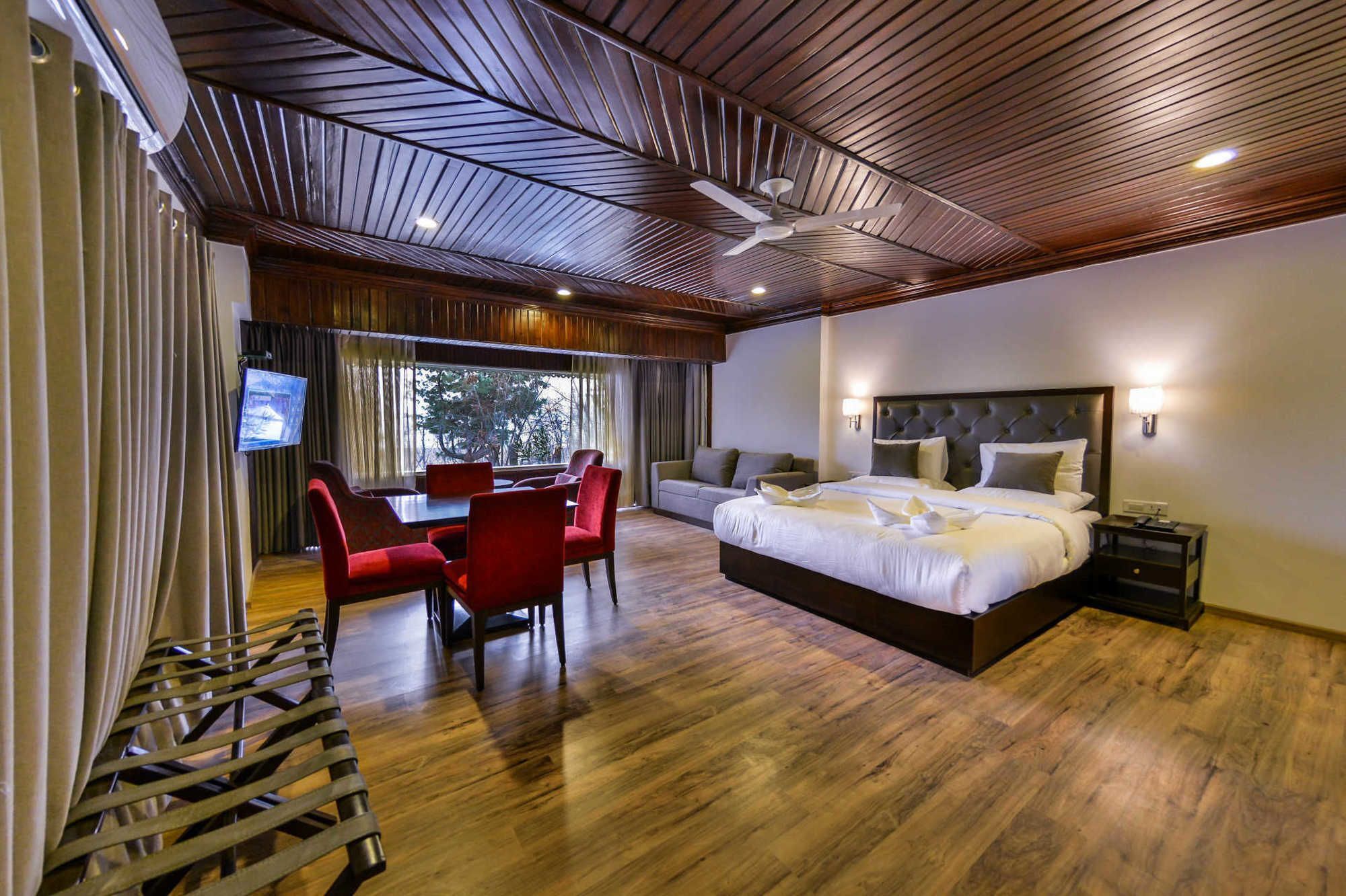 Hotel Metropolis Srīnagar Eksteriør billede