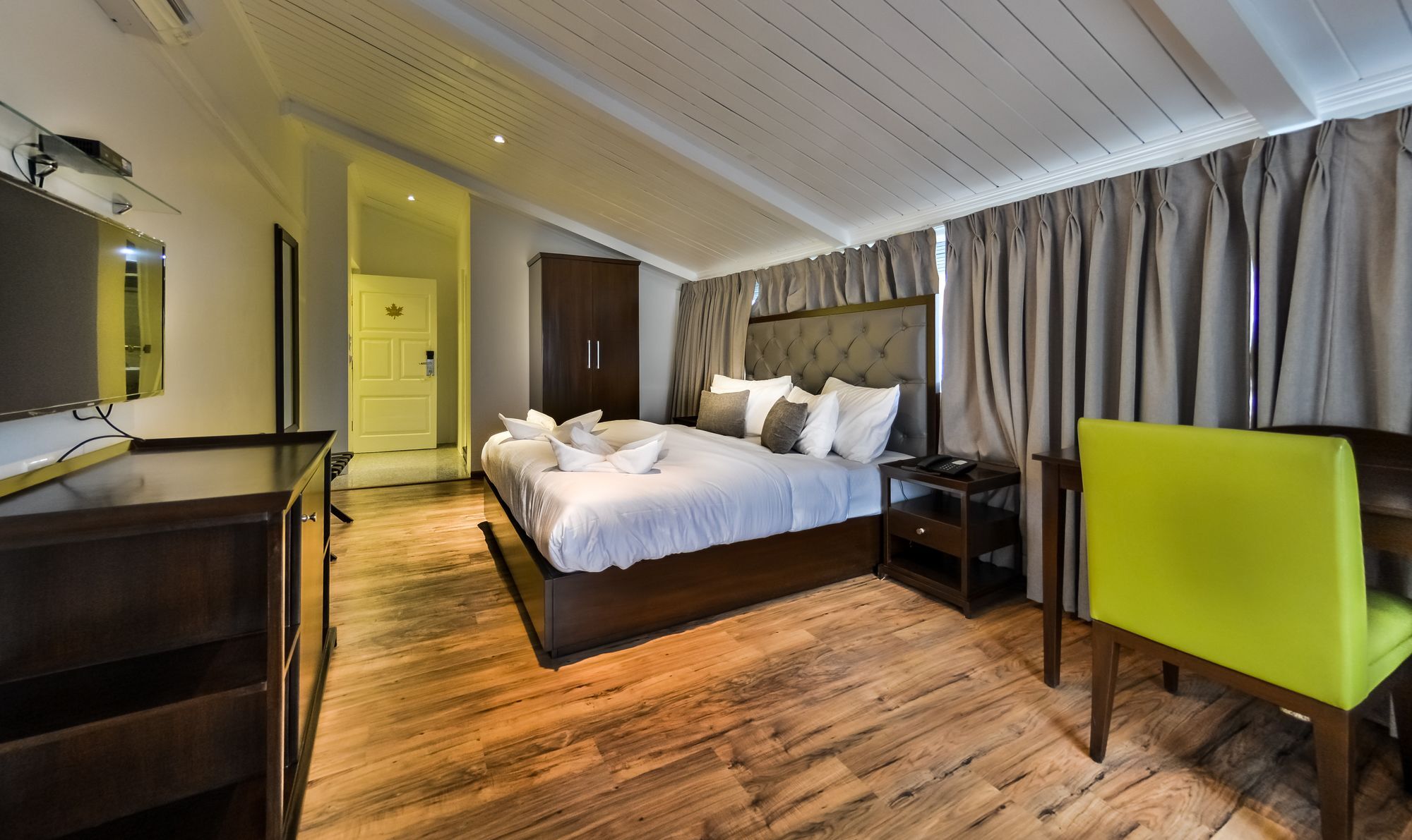 Hotel Metropolis Srīnagar Eksteriør billede